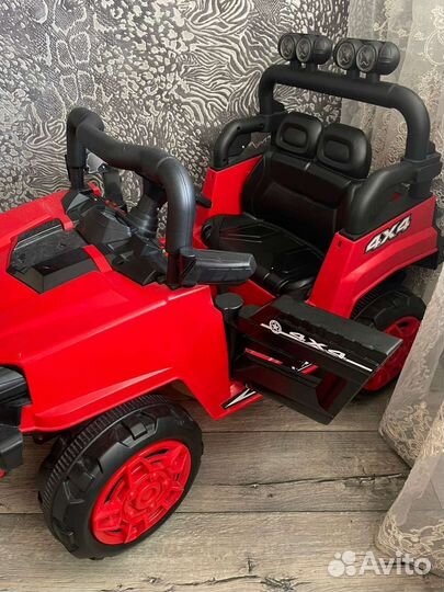 Детская машина на аккумуляторе с пультом