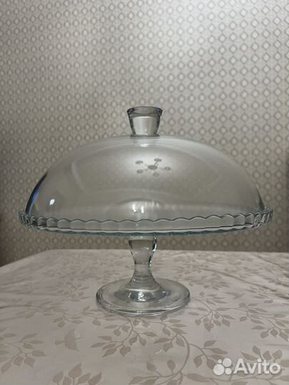 Блюдо на ножке с крышкой