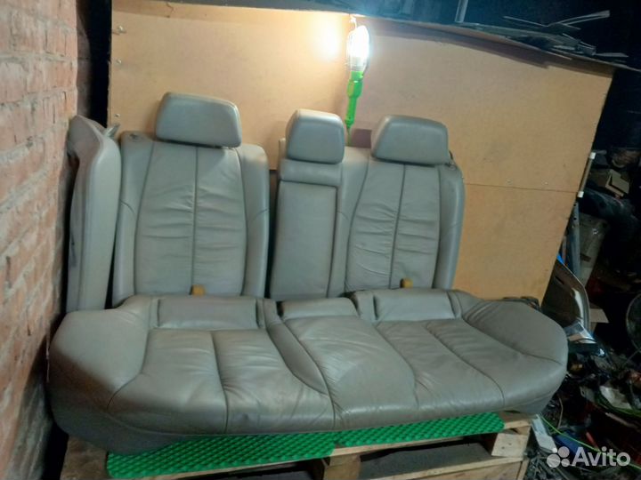Заднее сиденье Nissan Maxima A33