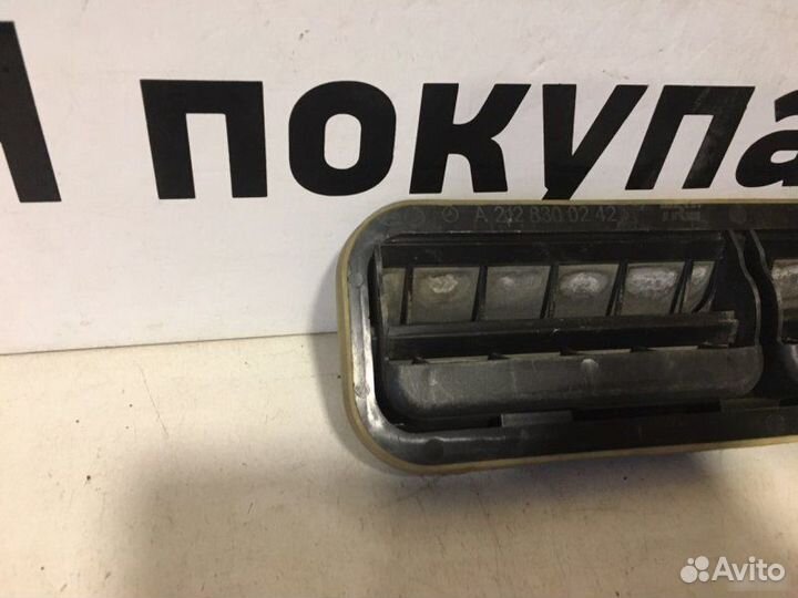 Решетка вентиляционная Mercedes-Benz E-Class W212