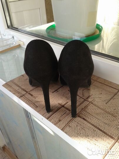 Туфли женские на шпильке р.37