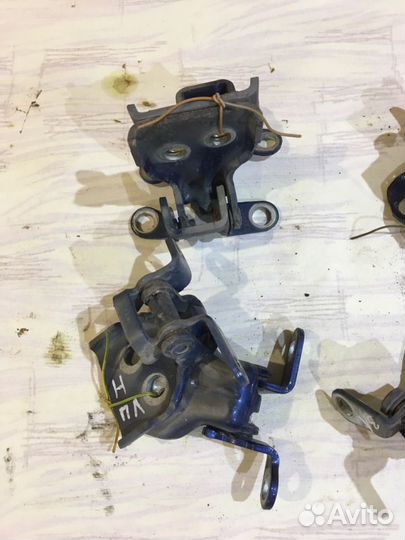 Форд Фиеста Мк5 Фьюжн петля дверная оригинал