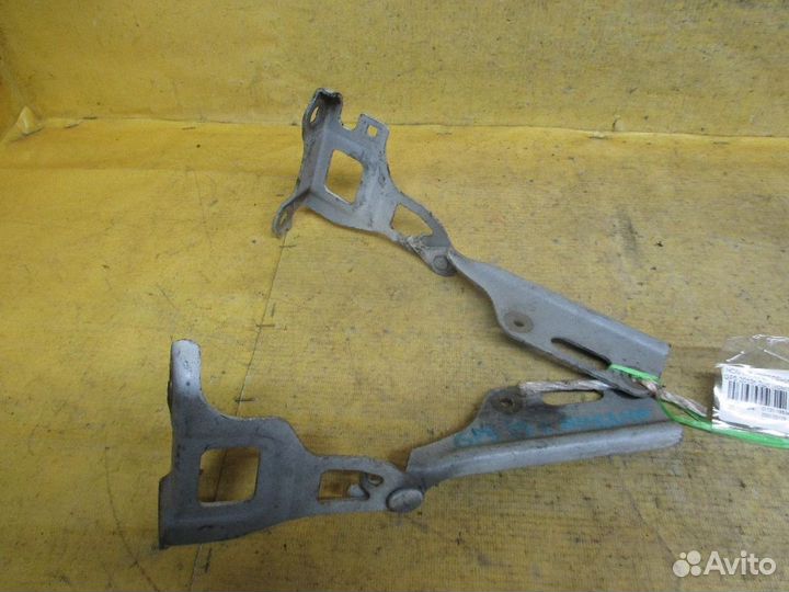 Петля капота Honda Fit hybrid GP5