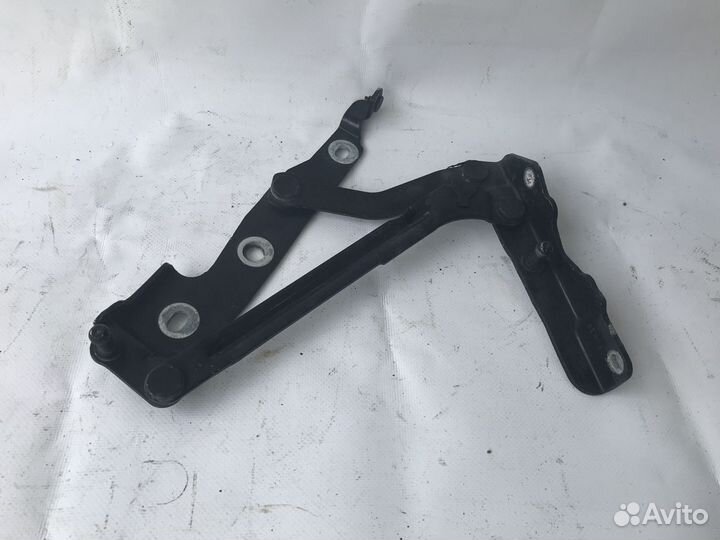 Петля багажника Ford Mustang V 09-14