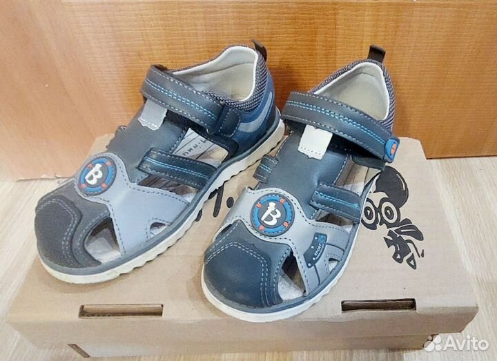 Сандалии новые