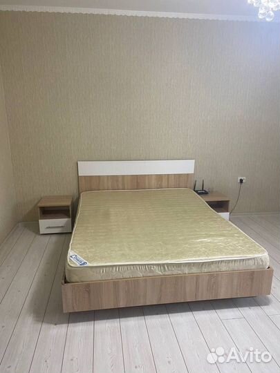 Кровать с тумбами