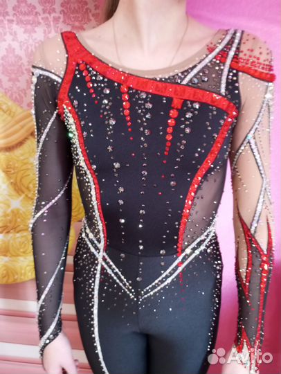 Комбинезон для выступления по фигурному катанию