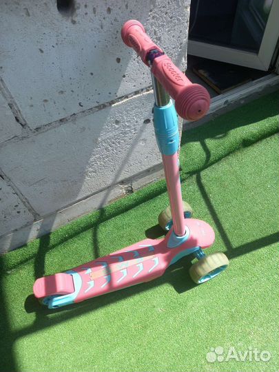 Детский трёхколёсный самокат