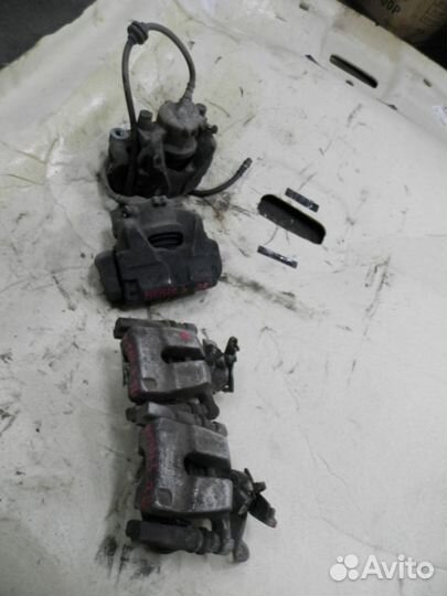 Суппорт задний правый Рено Меган 3 Флюенс Сценик 3