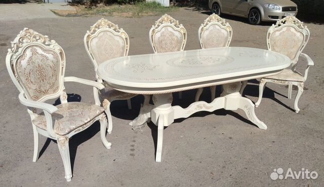 Столы и стулья