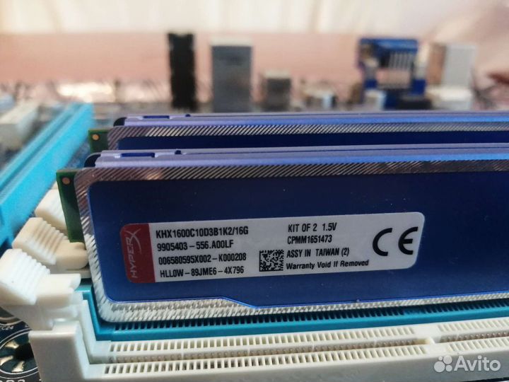 Материнская плата с процессором и памятью