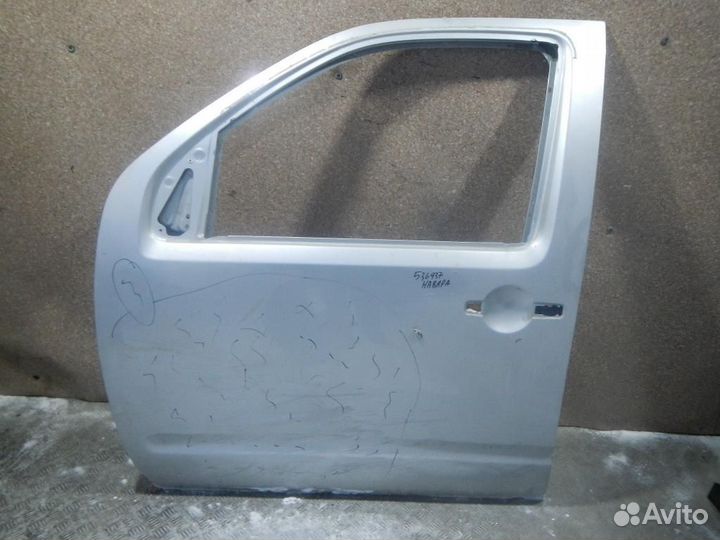 Дверь передняя левая Nissan Navara