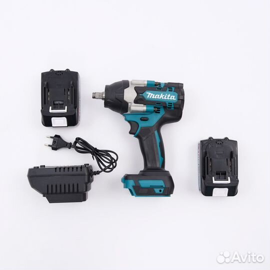 Гайковерт Makita 700Нм c двумя АКБ новый