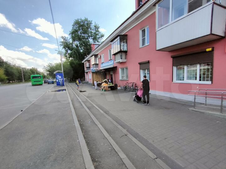 Торговая площадь, 1 линия