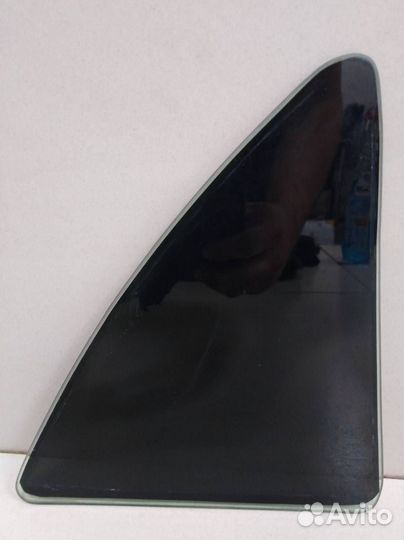 Стекло двери задней левой форточка Toyota Corolla