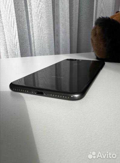 iPhone 8 Plus, 64 ГБ