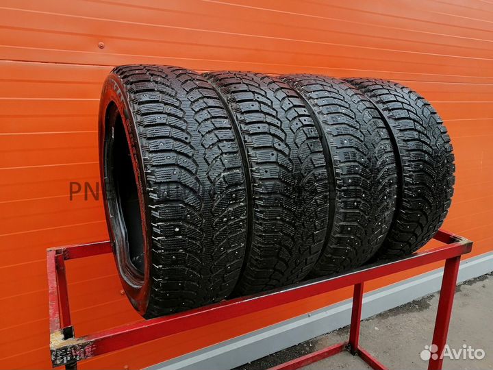 Bridgestone Blizzak Spike-01 205/55 R16 93T