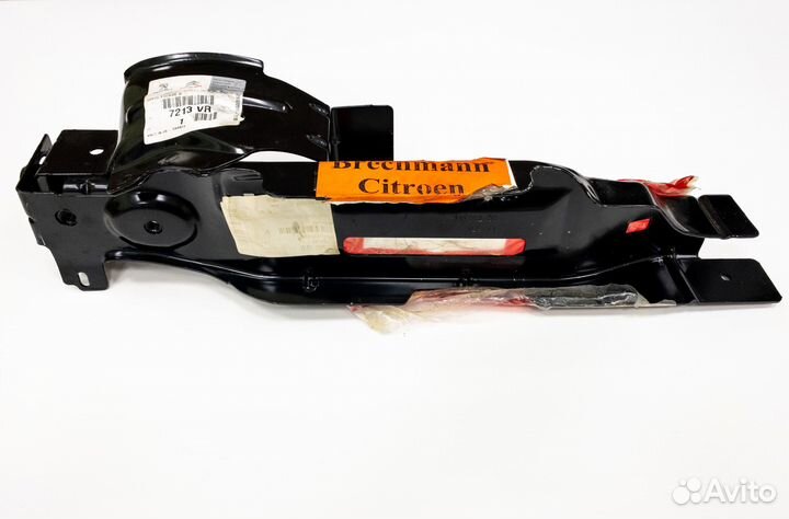 Кронштейн лонжерона правый 7213VR