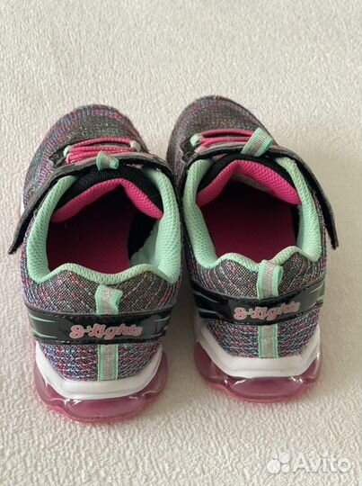 Кроссовки для девочки