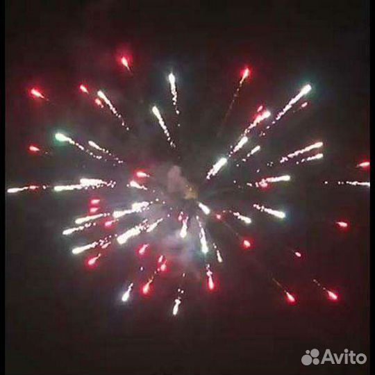 Красочный салют на 49залпов Нью Йорк