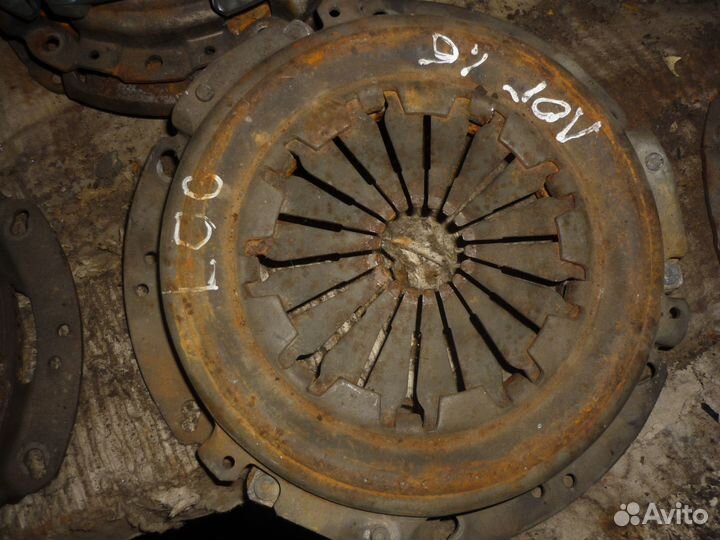 Корзина сцепления Рено Логан 1.6