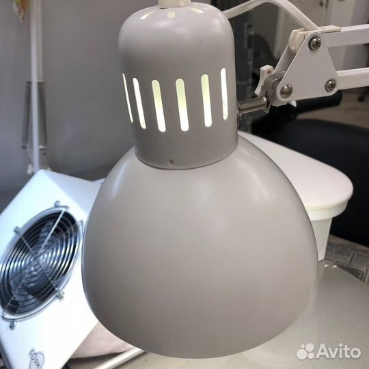 Лампа настольная для маникюра