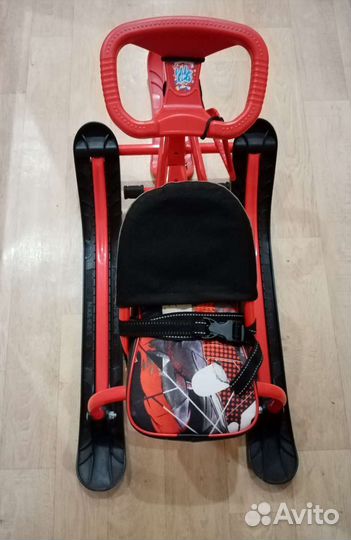 Детский снегокат со спинкой