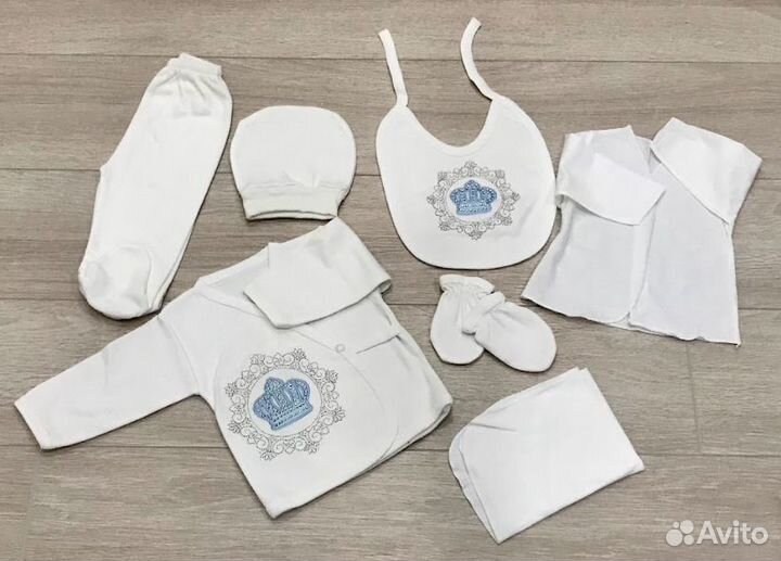 Комплект на выписку новый