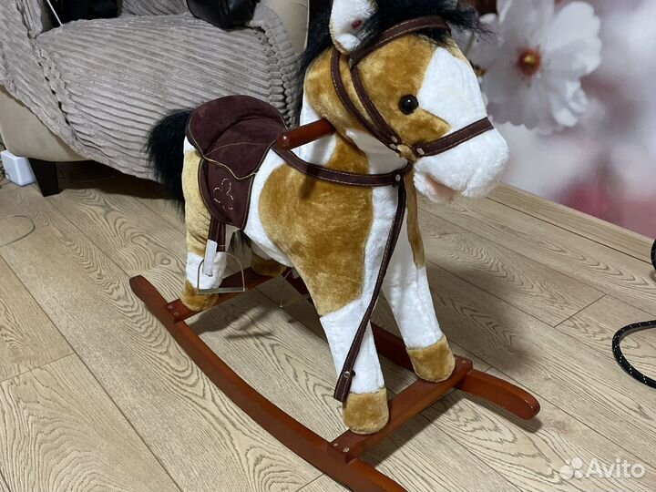 Детская качалка лошадь