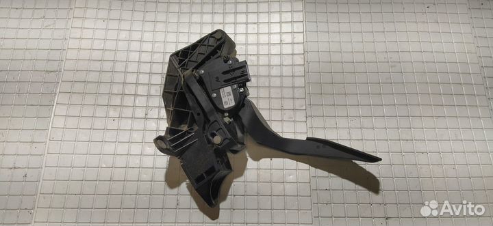 Педаль газа Cadillac Escalade III 6.2