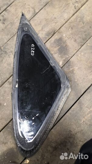 Cтекло правое левое боковое глухое Mazda 626