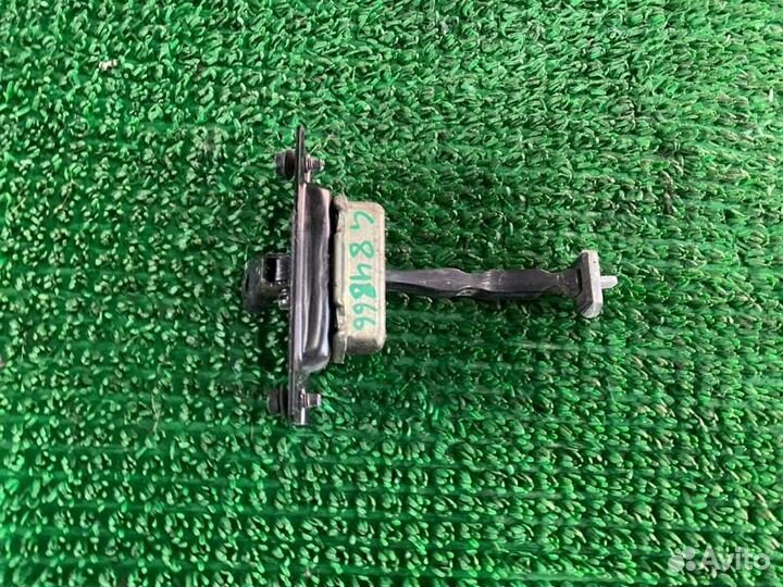 Ограничитель двери прав. перед. Infiniti FX35, Fx3