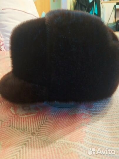 Мужская зимняя шапка с козырьком