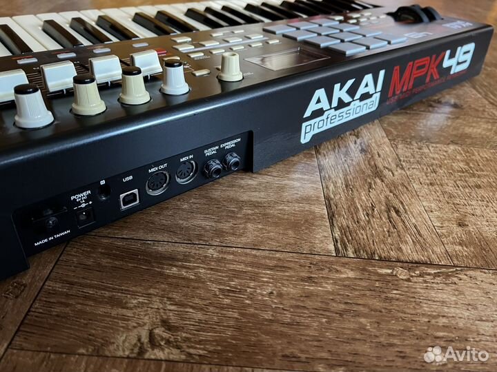 Akai PRO MPK49 USB - миди (midi) клавиатура