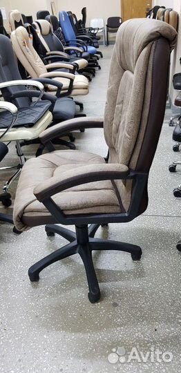Компьютерное офисное кресло