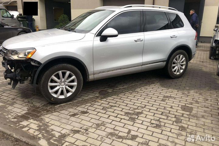 VW Touareg 7P NF 2012 г по запчастям