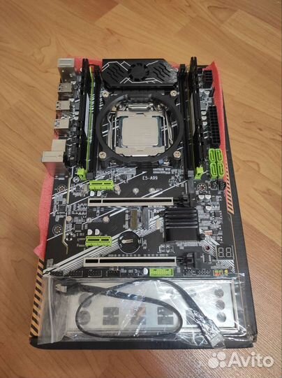 Материнская плата с процессором и памятью