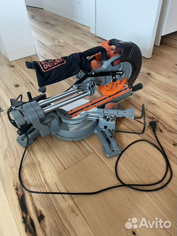 Торцовочная пила c протяжкой Black&Decker BES700 купить в Москве ...