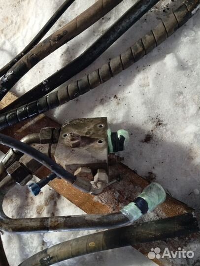 Гидролиния на экскпватор-погрузчик