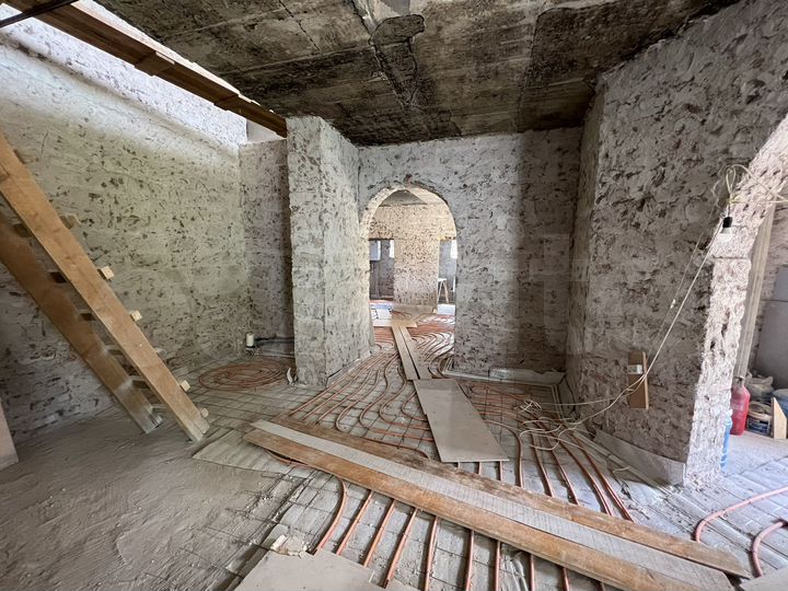 Дом 227 м² на участке 4,2 сот.