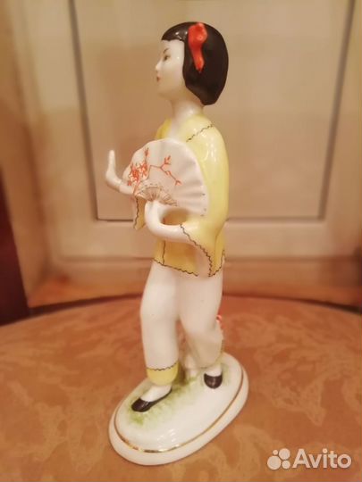 Фарфоровые статуэтки, лфз, китаянка с веером