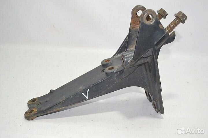 Кронштейн кабины, передний левый MAN TGA 18.440 (0