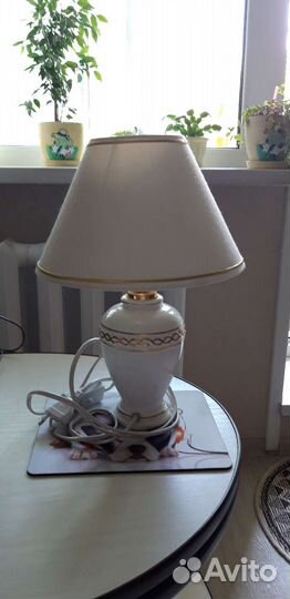 Лампа настольная