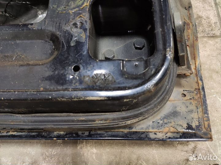 Дверь передняя левая Волга