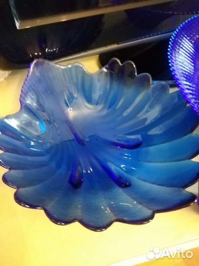 Набор посуды из синего стекла. Новый