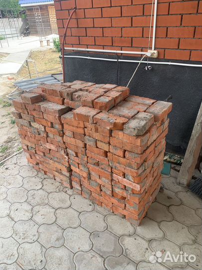 Кирпич бу