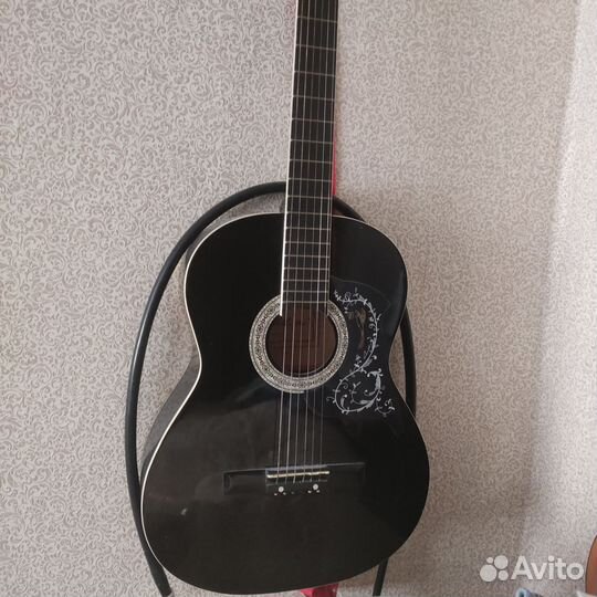 Акустическая гитара