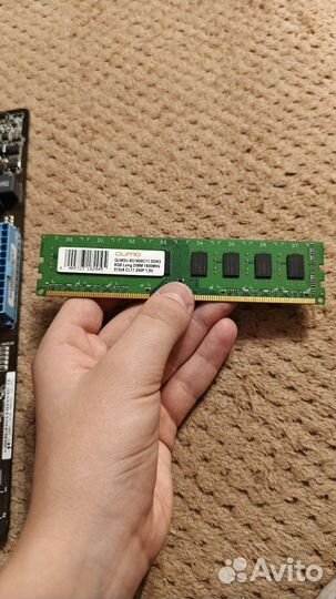 Материнская плата с процессором и оперативкой