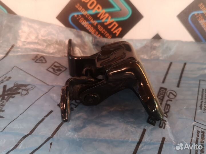 Петля Передней Правой двери Land Cruiser 200