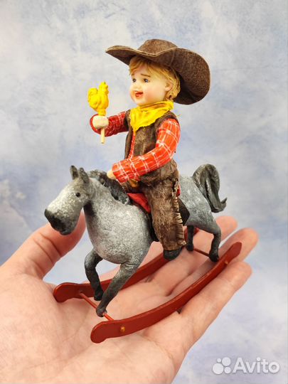 Елочные игрушки из ваты Мальчик на лошадке
